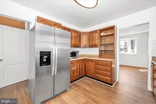 11852 Huggins Dr, Silver Spring, MD 20902 - Photo 6