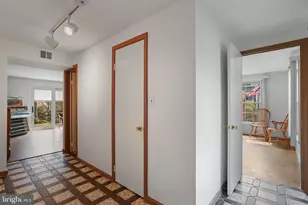 11209 Farmland Dr, Rockville, MD 20852 - Photo 34