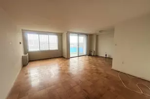 10201 Grosvenor Pl, Rockville, MD 20852 - Photo 2