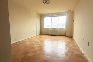 10201 Grosvenor Pl, Rockville, MD 20852 - Photo 4