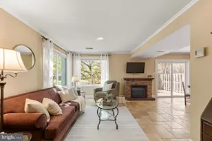 18702 Ginger Ct, Germantown, MD 20874 - Photo 2