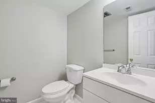 17720 Millcrest Dr, Rockville, MD 20855 - Photo 20