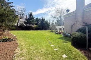 9809 Hall Rd, Potomac, MD 20854 - Photo 22