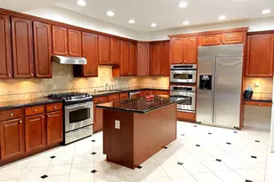 9809 Hall Rd, Potomac, MD 20854 - Photo 14