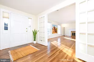 9125 Copenhaver Dr, Potomac, MD 20854 - Photo 2