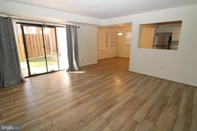 884 Quince Orchard Boulevard, Gaithersburg, MD 20878 - Photo 4