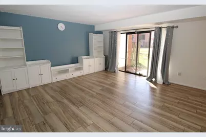 884 Quince Orchard Boulevard, Gaithersburg, MD 20878 - Photo 2