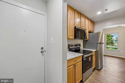 7804 Guildberry Court #301, Gaithersburg, MD 20879 - Photo 4