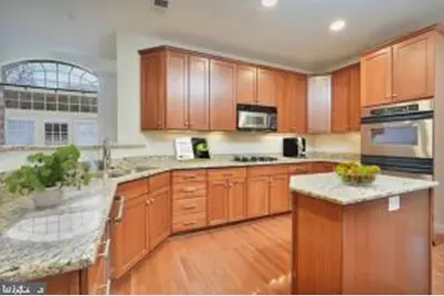 300 Lisa Oaks Way, Rockville, MD 20850 - Photo 10