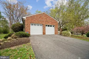 10810 Burbank Dr, Potomac, MD 20854 - Photo 48