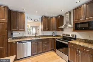 135 Kinsman View Cir, Silver Spring, MD 20901 - Photo 10