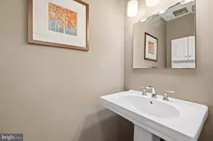 135 Kinsman View Cir, Silver Spring, MD 20901 - Photo 16