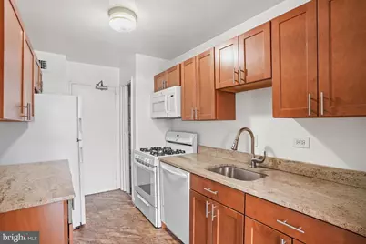 1900 Lyttonsville Road #612, Silver Spring, MD 20910 - Photo 2
