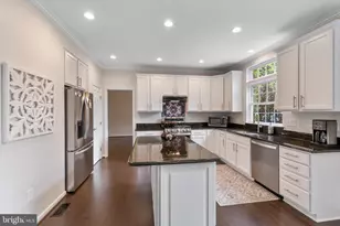 24209 Hailey Dr, Damascus, MD 20872 - Photo 2