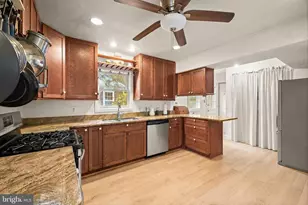 301 Dale Dr, Silver Spring, MD 20910 - Photo 10