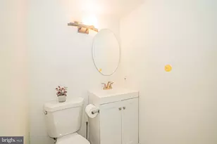 8807 Rustburg Cir, Montgomery Village, MD 20886 - Photo 16