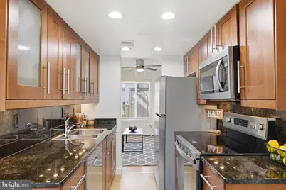 9637 Marston Lane, Gaithersburg, MD 20886 - Photo 2