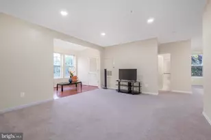 300 High Gables Dr, Gaithersburg, MD 20878 - Photo 16