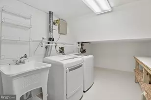 10101 Galsworthy Pl, Bethesda, MD 20817 - Photo 30