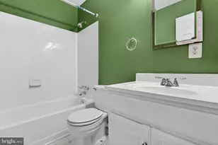 10452 Parthenon Ct, Bethesda, MD 20817 - Photo 18