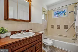 2 Lorre Ct, Rockville, MD 20852 - Photo 32