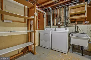 2 Lorre Ct, Rockville, MD 20852 - Photo 36