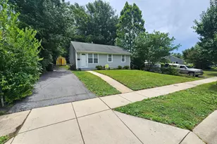 603 Pinewood Rd, Rockville, MD 20850 - Photo 2