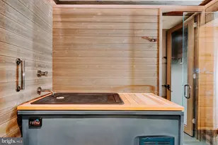 7029 Longwood Dr, Bethesda, MD 20817 - Photo 54