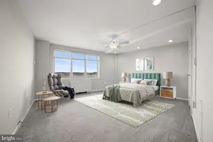 10201 Grosvenor Pl, Rockville, MD 20852 - Photo 14