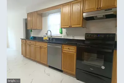 8835 Tuckerman Lane, Potomac, MD 20854 - Photo 18