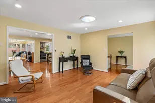 11415 Bedfordshire Ave, Potomac, MD 20854 - Photo 8