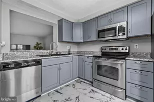 14102 Buck Hill Ct, Burtonsville, MD 20866 - Photo 2