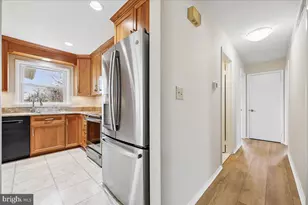 11924 Fernshire Rd, Gaithersburg, MD 20878 - Photo 12