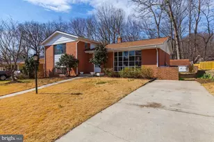 6400 Redwing Rd, Bethesda, MD 20817 - Photo 2