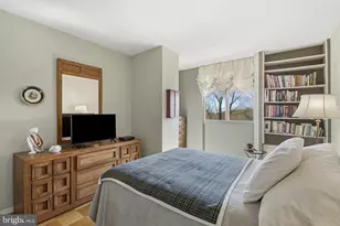 4242 East-West Hwy, Chevy Chase, MD 20815 - Photo 18