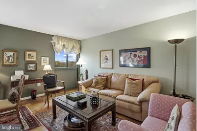 4242 E West Highway #506, Chevy Chase, MD 20815 - Photo 12