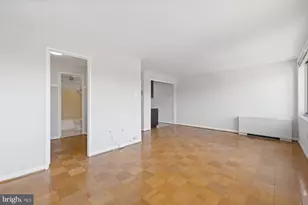 10201 Grosvenor Pl, Rockville, MD 20852 - Photo 14