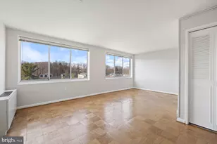 10201 Grosvenor Pl, Rockville, MD 20852 - Photo 8