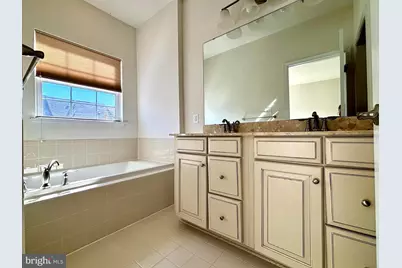 13528 Kildare Hills Terrance, Germantown, MD 20874 - Photo 10