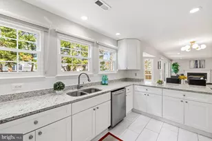 11101 Knights Ct, Germantown, MD 20876 - Photo 14