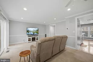 10025 Maple Leaf Dr, Gaithersburg, MD 20886 - Photo 12