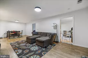 10010 Vanderbilt Cir, Rockville, MD 20850 - Photo 4