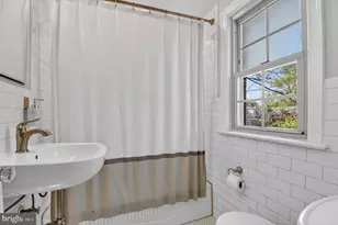 8306 Queen Annes Dr, Silver Spring, MD 20910 - Photo 16