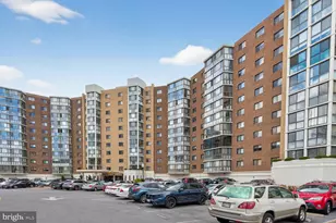 15115 Interlachen Dr, Silver Spring, MD 20906 - Photo 2