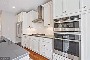 10274 Grosvenor Pl, North Bethesda, MD 20852 - Photo 30