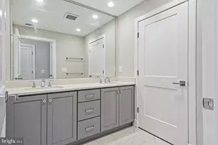 10274 Grosvenor Pl, North Bethesda, MD 20852 - Photo 48