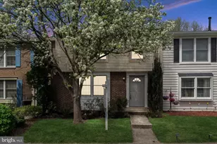 105 Holdcroft Ln, Gaithersburg, MD 20878 - Photo 2