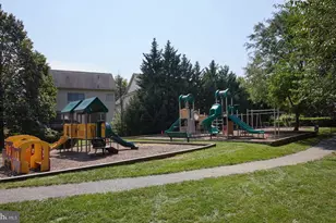 9405 Blackwell Rd, Rockville, MD 20850 - Photo 32