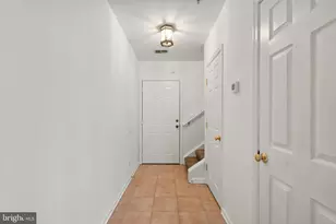 204 Fallsgrove Blvd, Rockville, MD 20850 - Photo 4