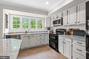 7913 Briarheath Ct, Gaithersburg, MD 20882 - Photo 8